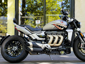 TRIUMPH ROCKET 3 R