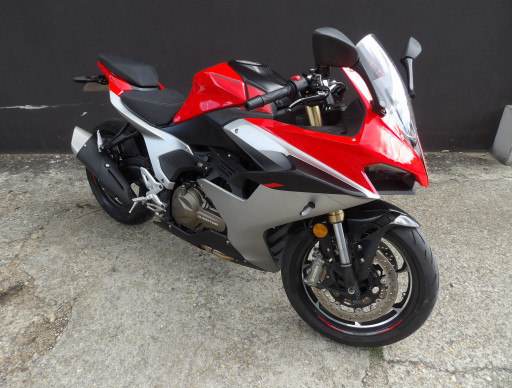 QJ MOTOR SRK 600 RS