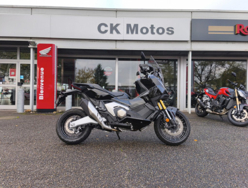 HONDA X-ADV 750 ABS COLORIS NOIR BRILLANT