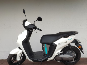 YAMAHA NEO