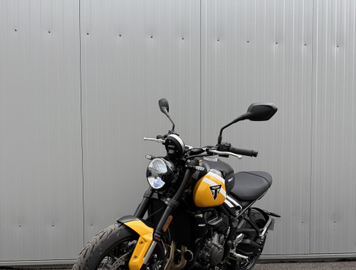 TRIUMPH TRIDENT 660