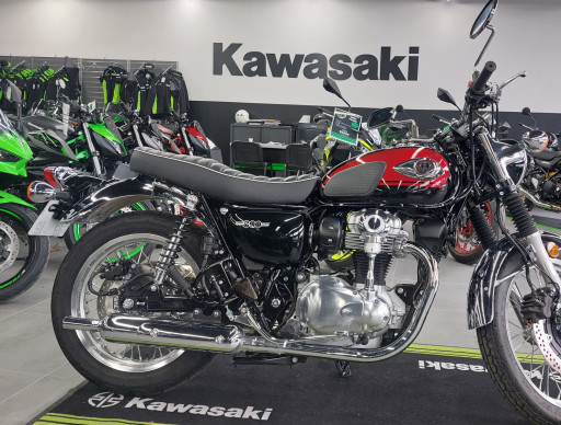 KAWASAKI W 800 (114€/MOIS)