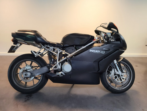DUCATI 749 DARK