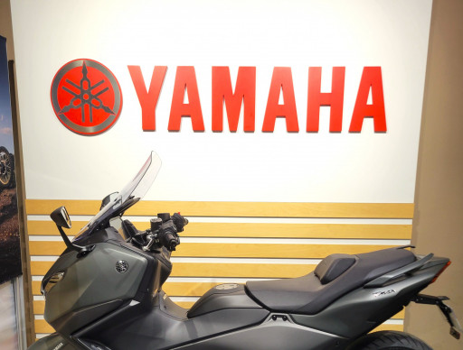 - YAMAHA XP T-MAX 560