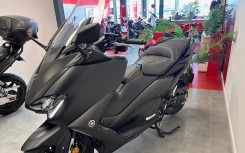 YAMAHA T-MAX 560