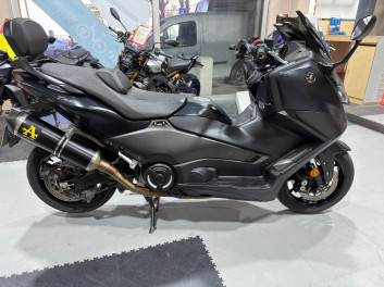 YAMAHA T-MAX 560