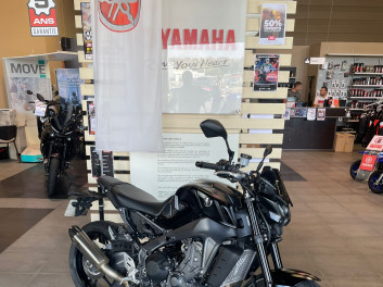 YAMAHA MT-09