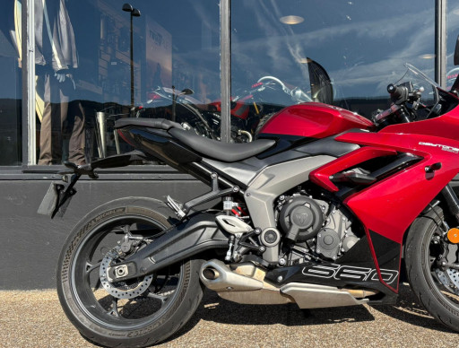 TRIUMPH DAYTONA 660 A2