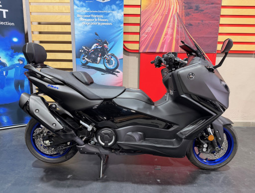 YAMAHA TMAX 560
