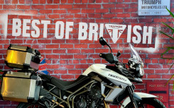 TRIUMPH TIGER 800 XRX