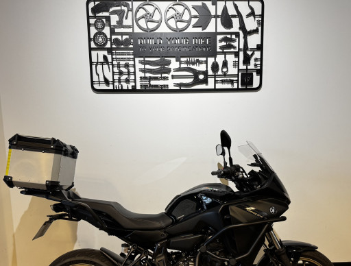 YAMAHA TRACER 7