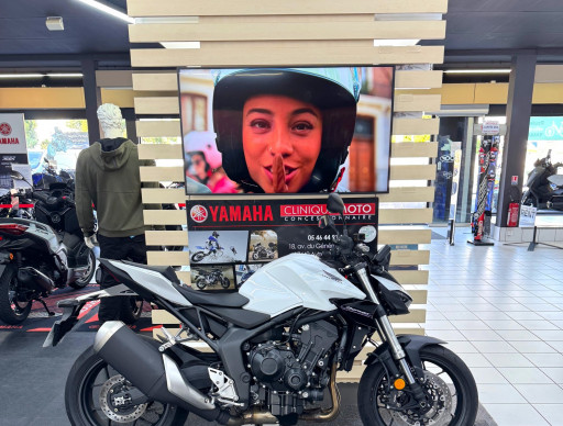 HONDA 1000 HORNET 1ERE MAIN GARANTIE CONSTRUCTEUR 05/2030