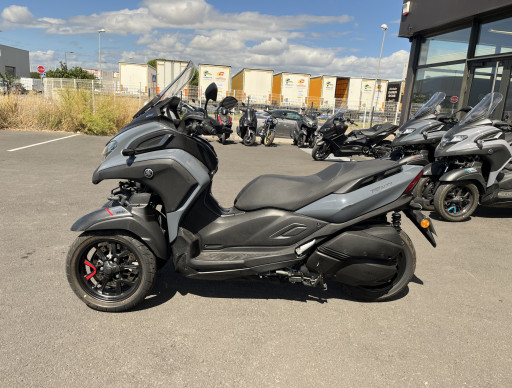 YAMAHA TRICITY 300