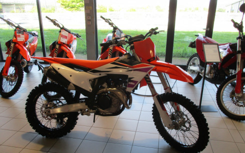 KTM 450 SX-F 2024 1h à partir de 165e/mois*