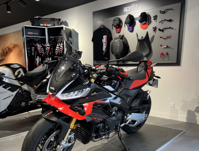 NEW APRILIA TUONO 1100 V4 FACTORY E5+ 2025