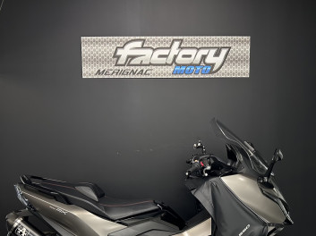 KYMCO AK 550