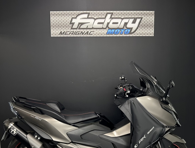 KYMCO AK 550
