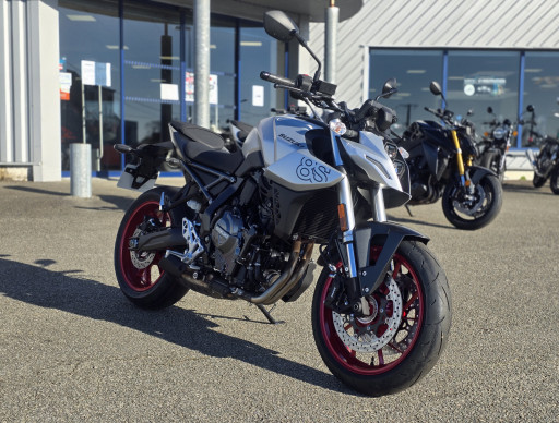 SUZUKI GSX-8S A2