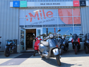 VESPA GTS 125 SUPERSPORT - Garantie 04/2026