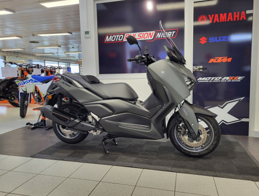 YAMAHA XMAX 300 2025 TECH KAMO | 300KMS | 89€/MOIS