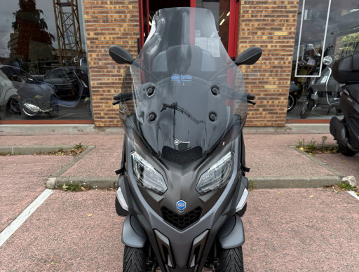 PIAGGIO MP3 530 2025 top case + tablier + poignée chauffante 