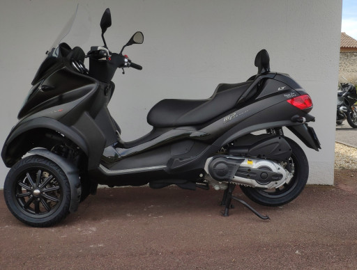 PIAGGIO MP3 500