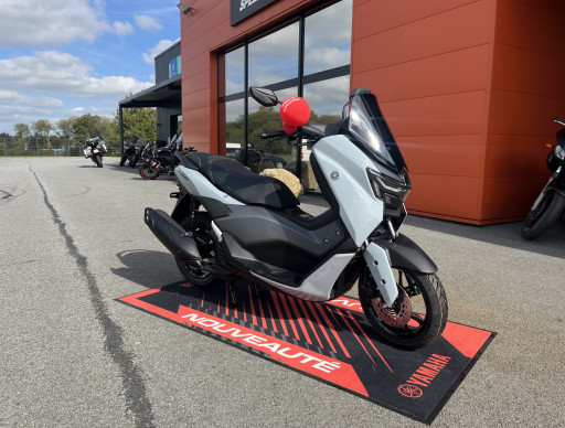 YAMAHA NMAX 125