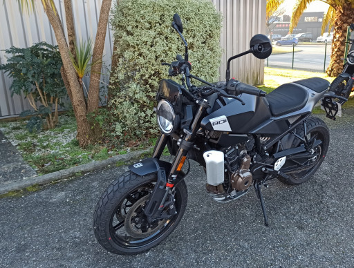 HUSQVARNA SVARTPILEN 801