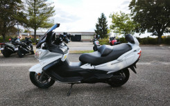SUZUKI BURGMAN EXECUTIVE 650 ABS COLORIS BLANC