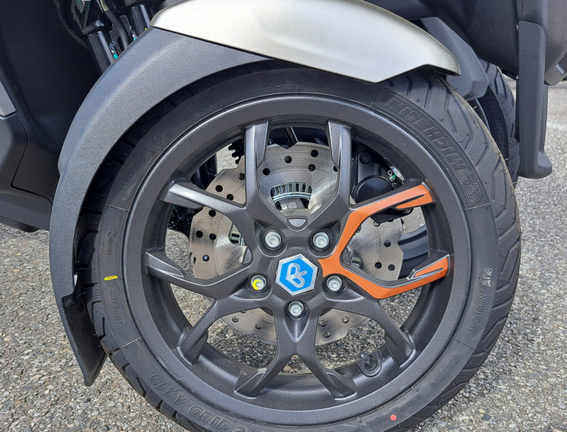 PIAGGIO MP3 530 HPE EXCLUSIVE