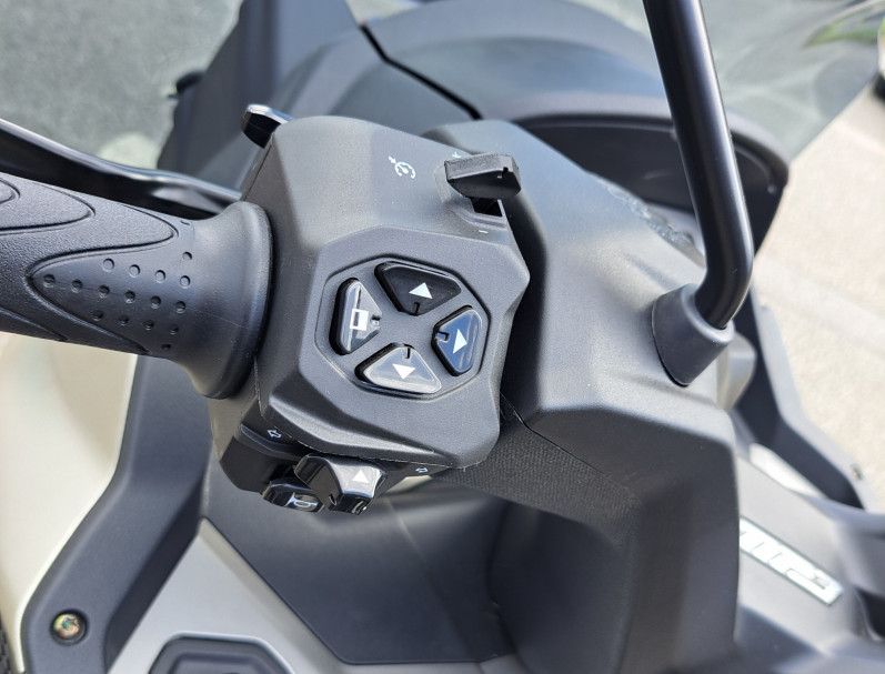 PIAGGIO MP3 530 HPE EXCLUSIVE