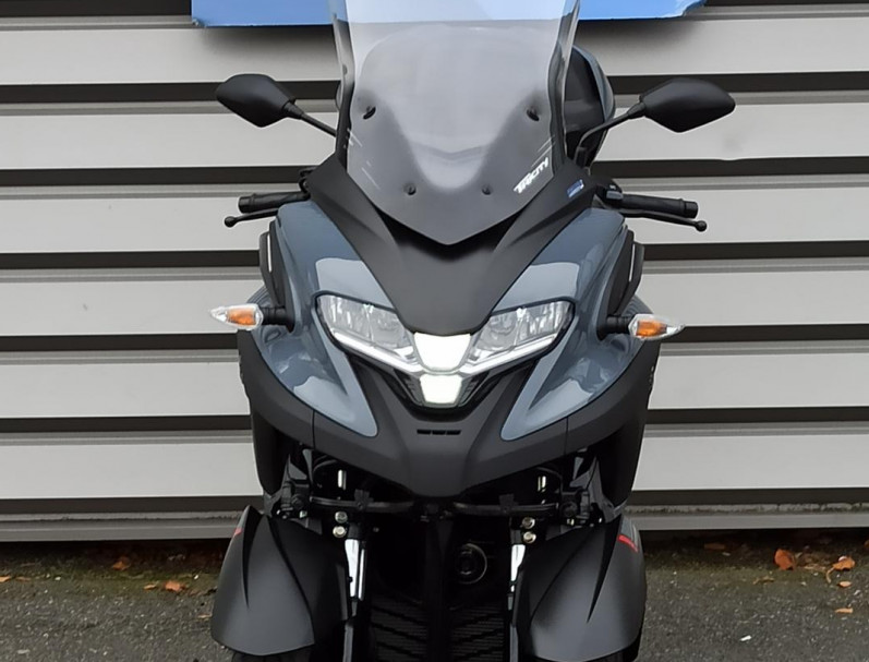 YAMAHA TRICITY 300