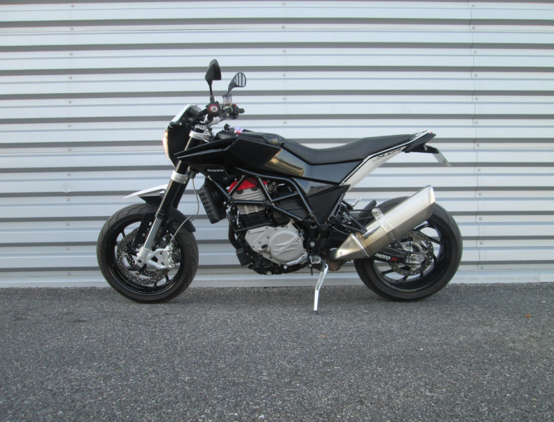 HUSQVARNA NUDA 900