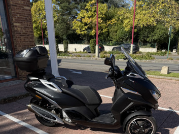 PEUGEOT METROPOLIS 400  avec top case 