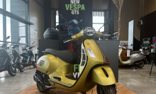 VESPA GTS SUPER SPORT