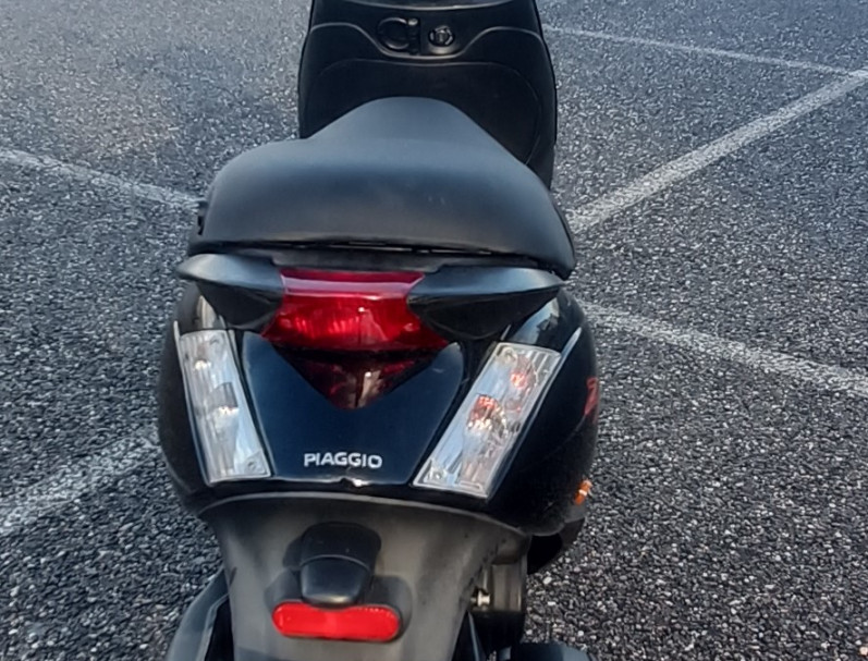 PIAGGIO ZIP 50 – Noir Brillant – 6 800 km – Garantie 3 mois