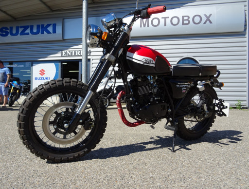 MASH 125 SEVENTY FIVE Scrambler + MOTOBOX