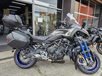 YAMAHA niken 850