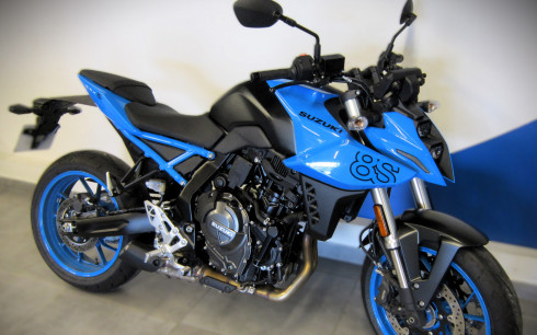 SUZUKI GSX-8S A2