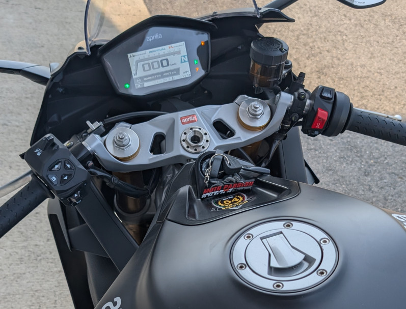APRILIA RS660 version full super etat