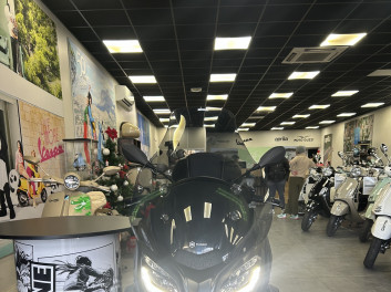 PIAGGIO MP3 530 HPE EXCLUSIVE