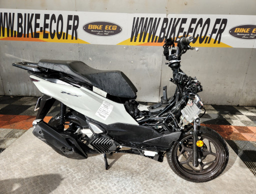 HONDA 125 PCX ACCIDENTE 3000KMS pour GARAGE ou EXPORT (REF 62845)