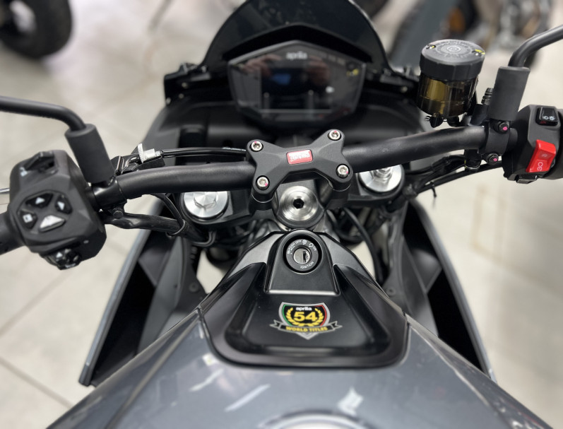 APRILIA TUONO 660