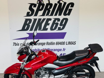 SUZUKI GW 250 INAZUMA