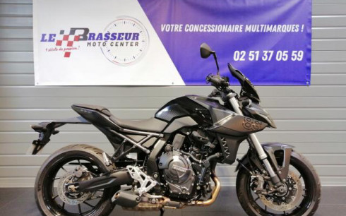 SUZUKI GSX-S 8S