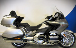HONDA GL 1800 GOLDWING TOURING DCT AIR BAG GPS ABS