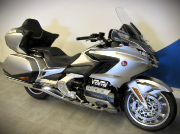 HONDA GL 1800 GOLDWING TOURING DCT AIR BAG GPS ABS