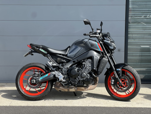YAMAHA MT-09