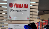 YAMAHA R1