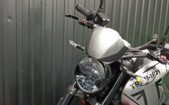 TRIUMPH TRIDENT 660